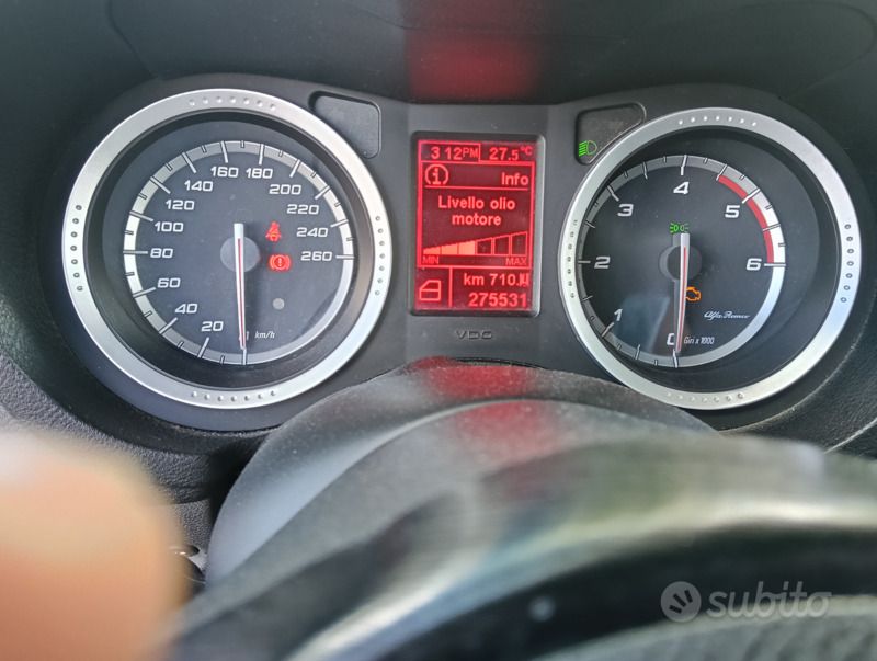 Usata Alfa Romeo 159 140 CV (102 kW) 2011 Nero Station wagon