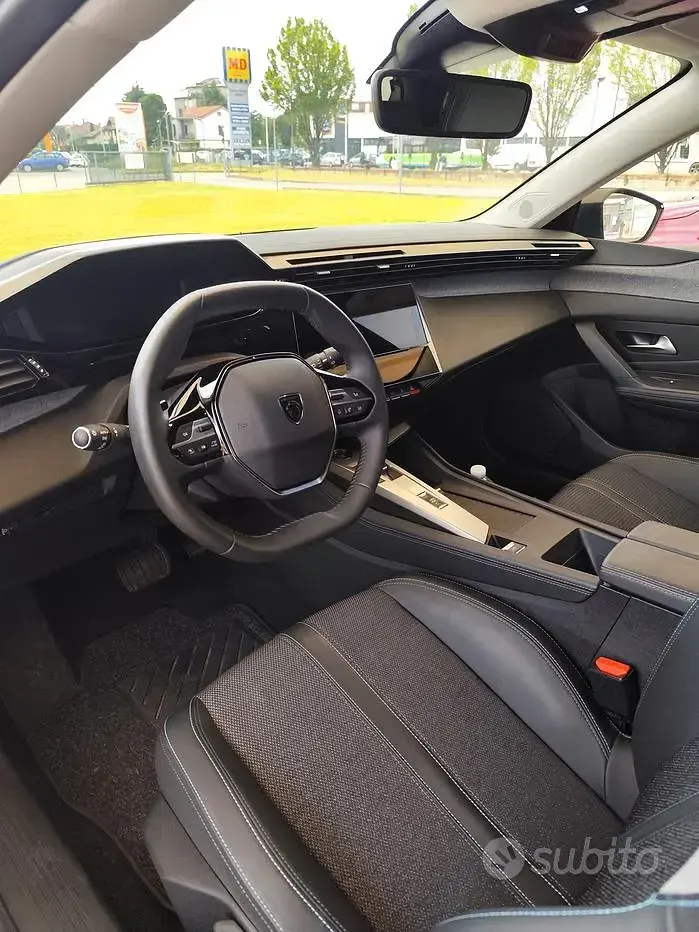 Usata Peugeot 308 Allure 131 CV (96 kW) 2024 Verde Berlina