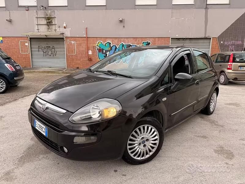Usata Fiat Punto Evo Dynamic 69 CV (50 kW) 2011 Nero Utilitaria