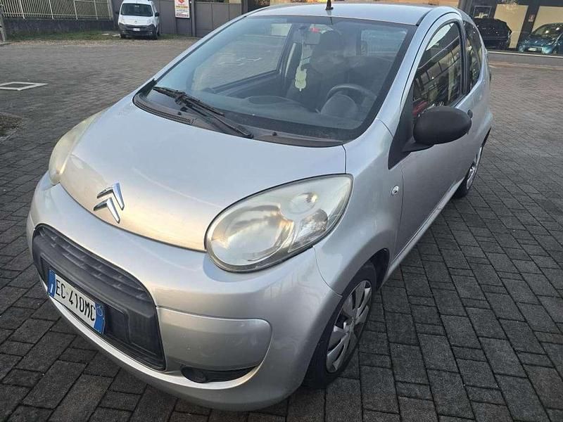 Argento Usata 2010 Citroën C1 Due volumi | 2470 € (Ottimo prezzo) - Immagine 1/4