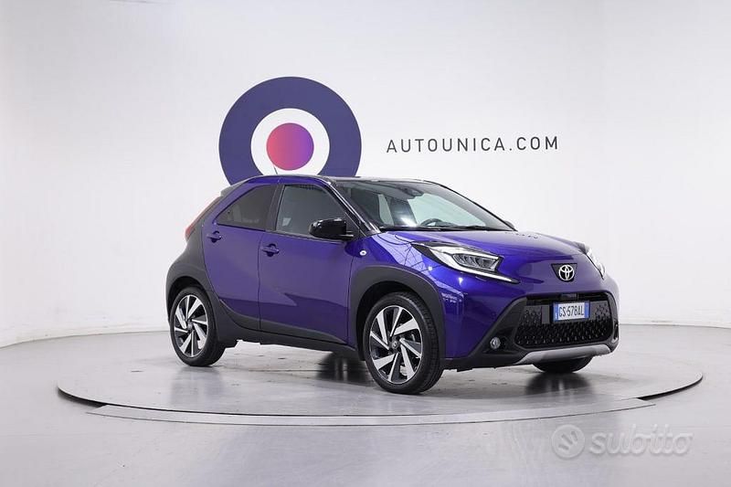 Usata Toyota Aygo X Lounge 72 CV (52 kW) 2024 Blu SUV