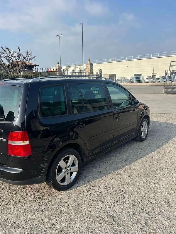 Usata VW Touran Highline 140 CV (102 kW) 2006 Nero Monovolume