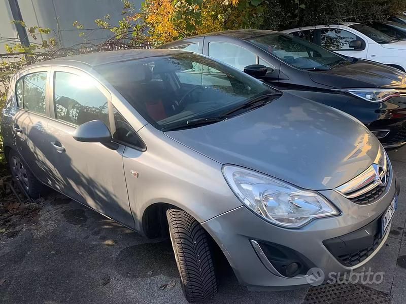 Usata Opel Corsa 85 CV (62 kW) 2013 Grigio Utilitaria