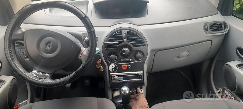 Usata Renault Modus 75 CV (55 kW) 2007 Nero Monovolume