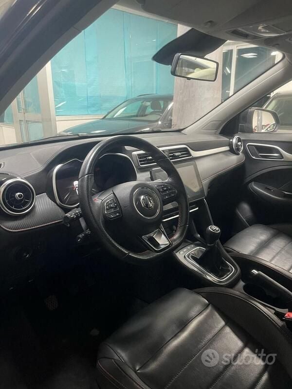 Usata MG ZS Luxury 106 CV (77 kW) 2023 Nero Berlina