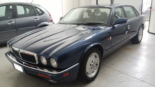 Usata Jaguar XJ 211 CV (155 kW) 1995 Blu Berlina