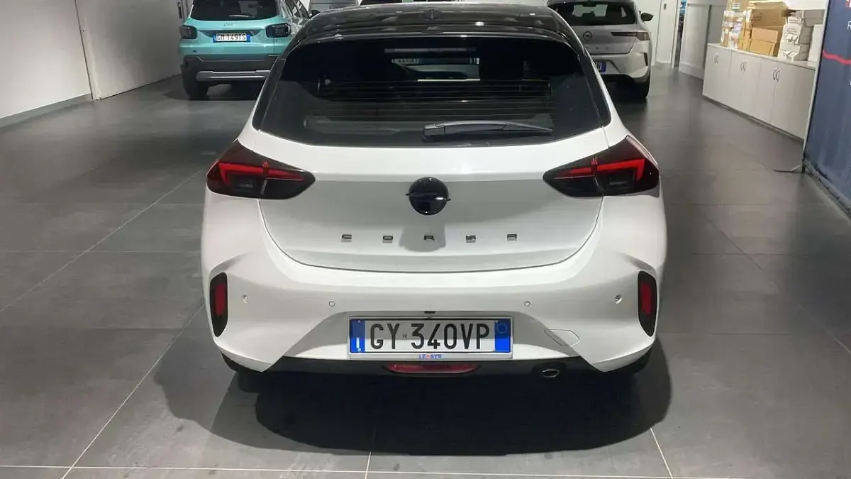 Usata Opel Corsa 101 CV (74 kW) 2025 Bianco Utilitaria