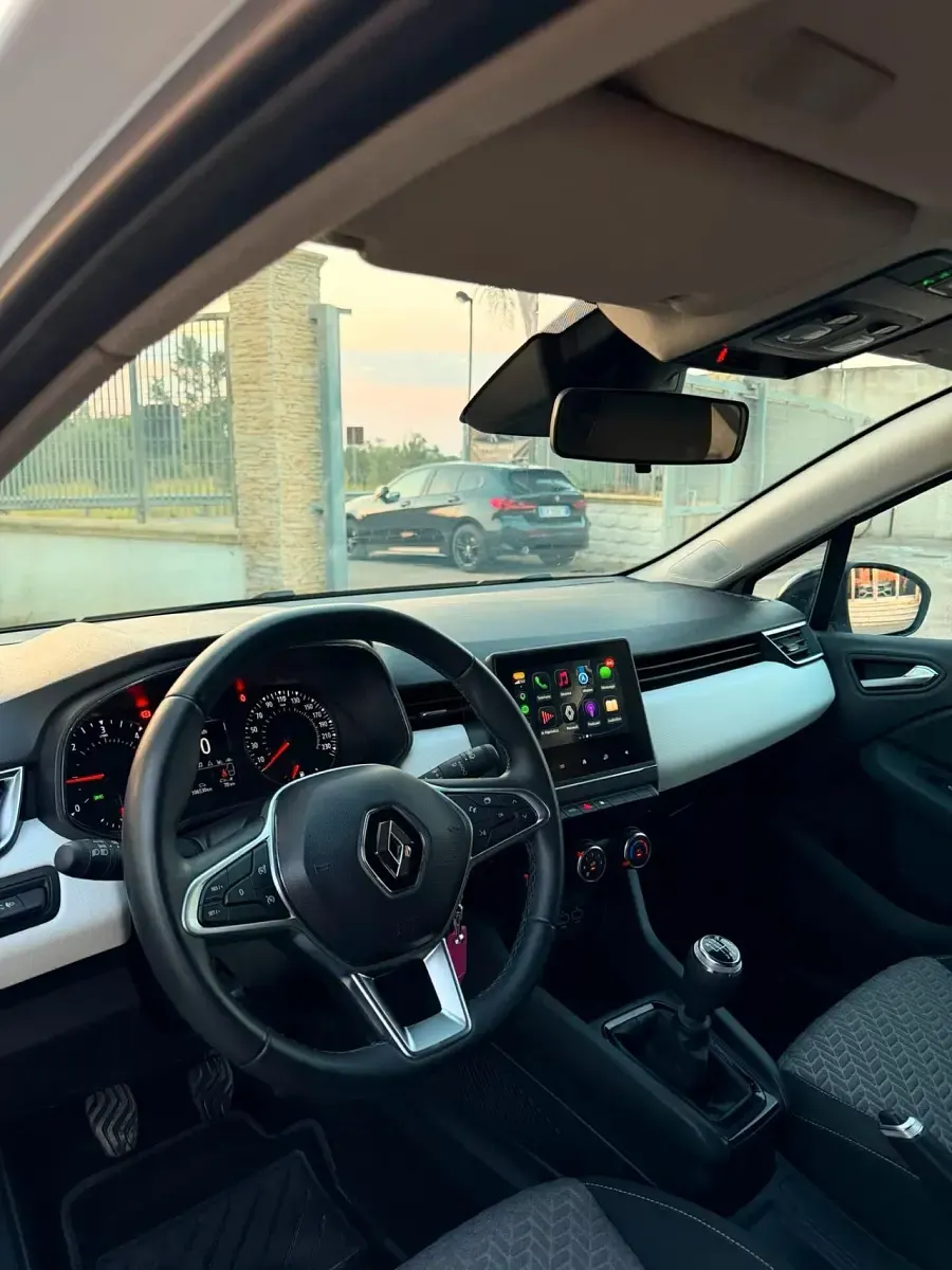 Usata Renault Clio Evolution 100 CV (73 kW) 2023 Bianco Utilitaria