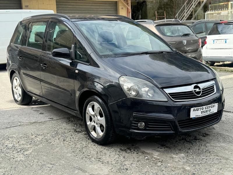 Usata Opel Zafira Cosmo 104 CV (76 kW) 2006 Nero Monovolume