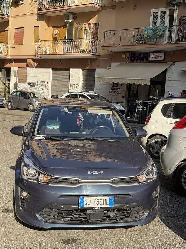 Usata Kia Rio Style 101 CV (74 kW) 2022 Berlina