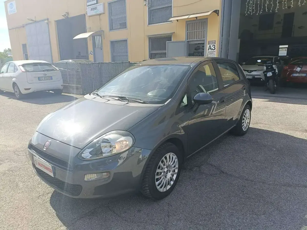 Usata Fiat Punto Street 69 CV (50 kW) 2014 Grigio Utilitaria