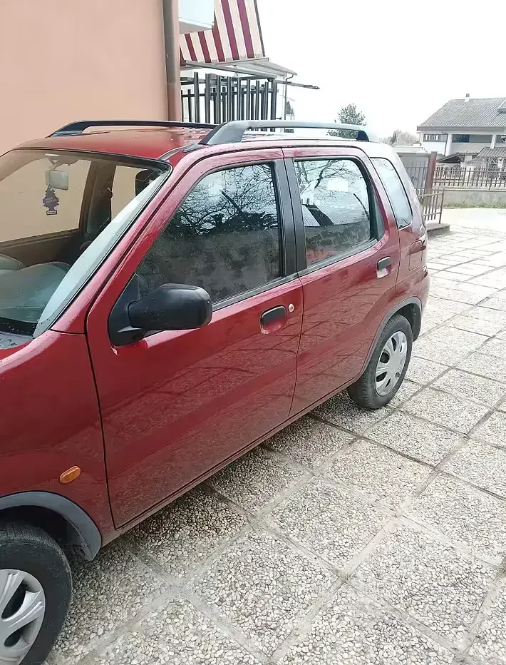 Usata Suzuki Ignis 83 CV (61 kW) 2003 Rosso Utilitaria