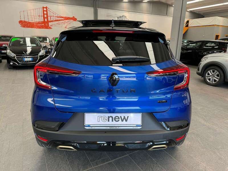 Usata Renault Captur Engineered 92 CV (67 kW) 2024 Blu iron/tetto nero SUV