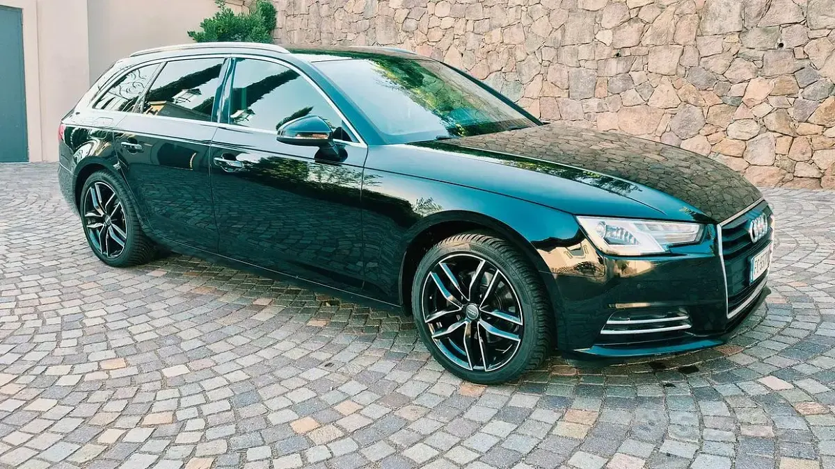Usata Audi A4 150 CV (110 kW) 2016 Nero Station wagon