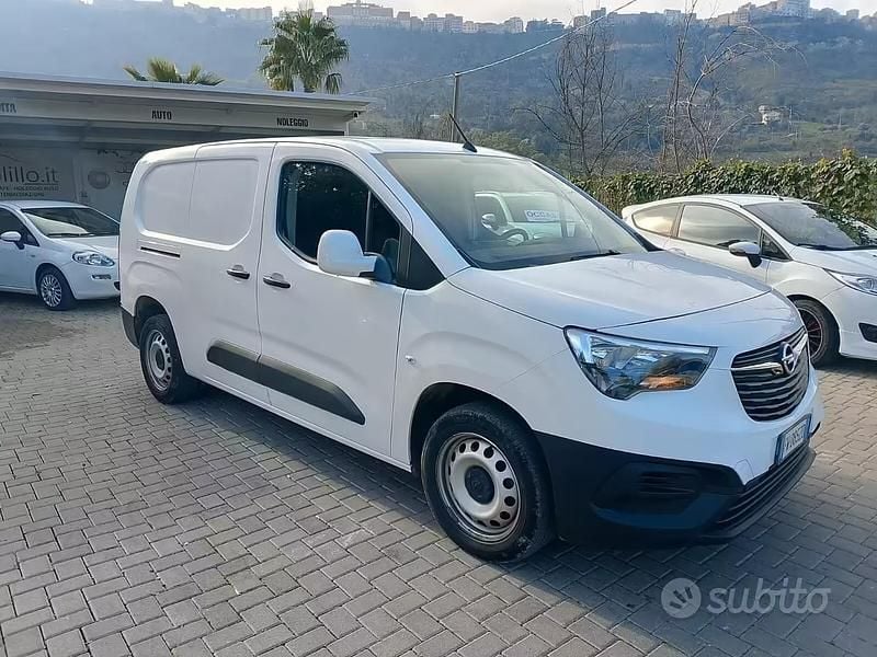 Usata Opel Combo 130 CV (95 kW) 2019 Bianco Monovolume