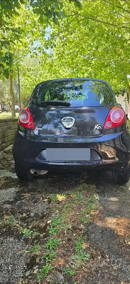 Usata Ford Ka 75 CV (55 kW) 2012 Nero Utilitaria