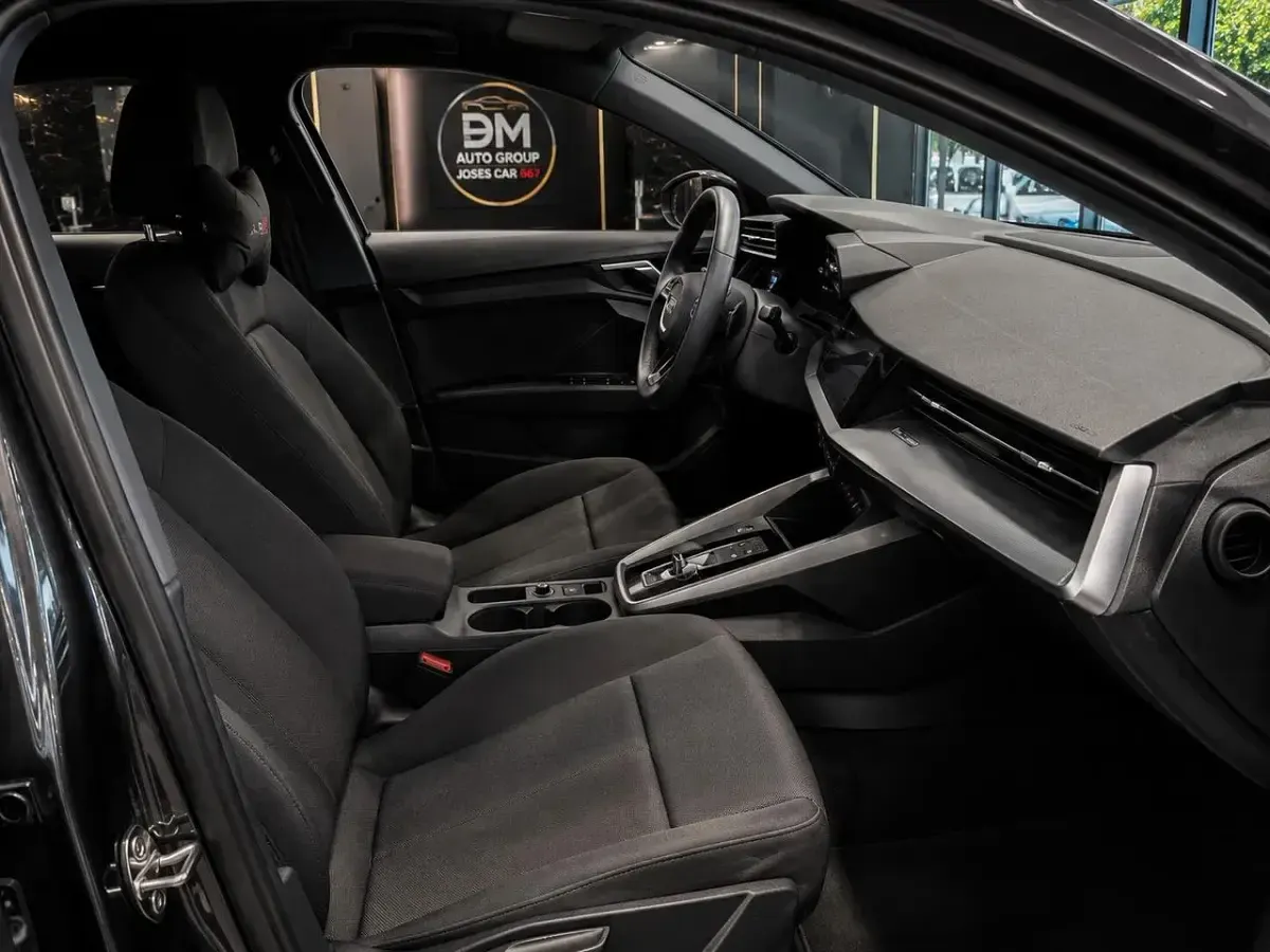 Usata Audi A3 S-Line 116 CV (85 kW) 2023 Argento Berlina
