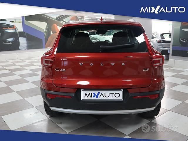 Usata Volvo XC40 Inscription 150 CV (110 kW) 2020 Rosso SUV