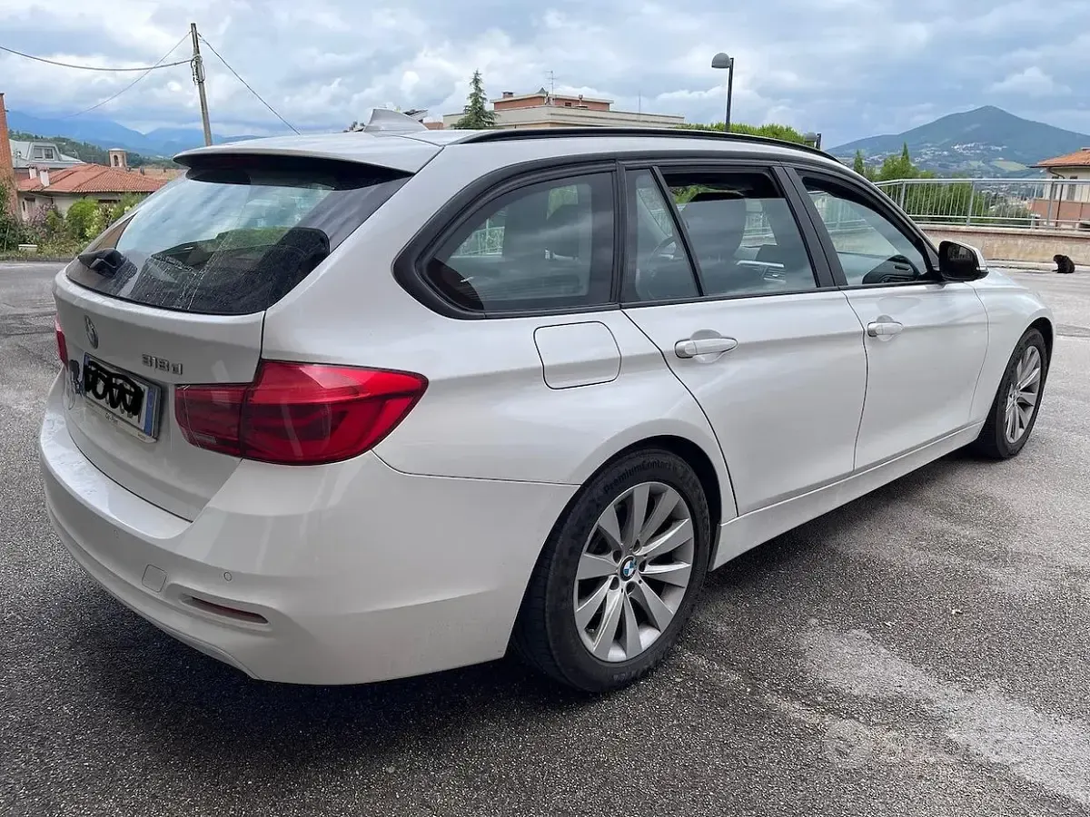 Usata BMW 318 150 CV (110 kW) 2018 Bianco Station wagon