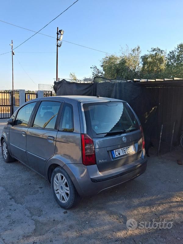 Usata Fiat Idea 75 CV (55 kW) 2005 Grigio Monovolume