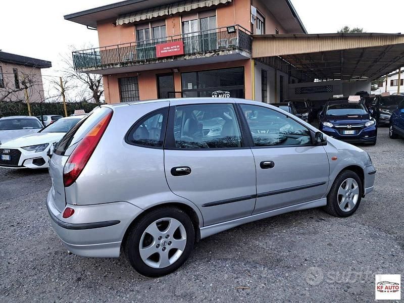 Usata Nissan Almera Acenta+ 116 CV (85 kW) 2004 Grigio Utilitaria