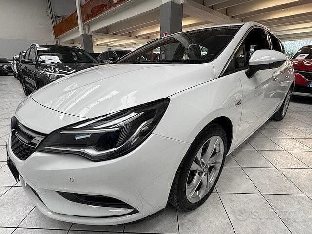 Bianco Usata 2019 Opel Astra Dynamic Berlina | 11.500 € (Molto cara) - Immagine 1/4