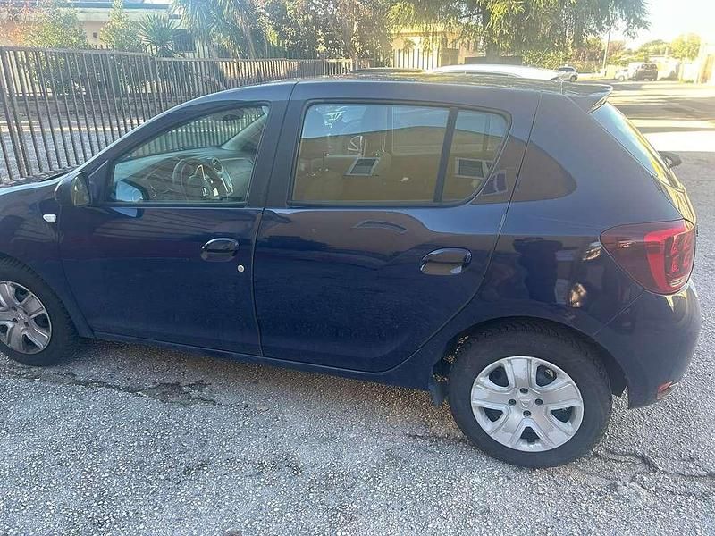 Usata Dacia Sandero Lauréate 90 CV (66 kW) 2017 Blu/azzurro Berlina