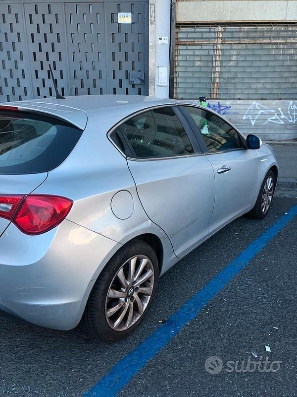 Usata Alfa Romeo Giulietta 105 CV (77 kW) 2016 Grigio Utilitaria