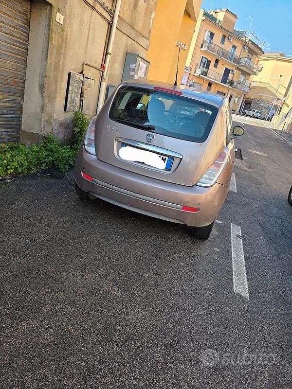 Usata Lancia Ypsilon 75 CV (55 kW) 2011 Utilitaria