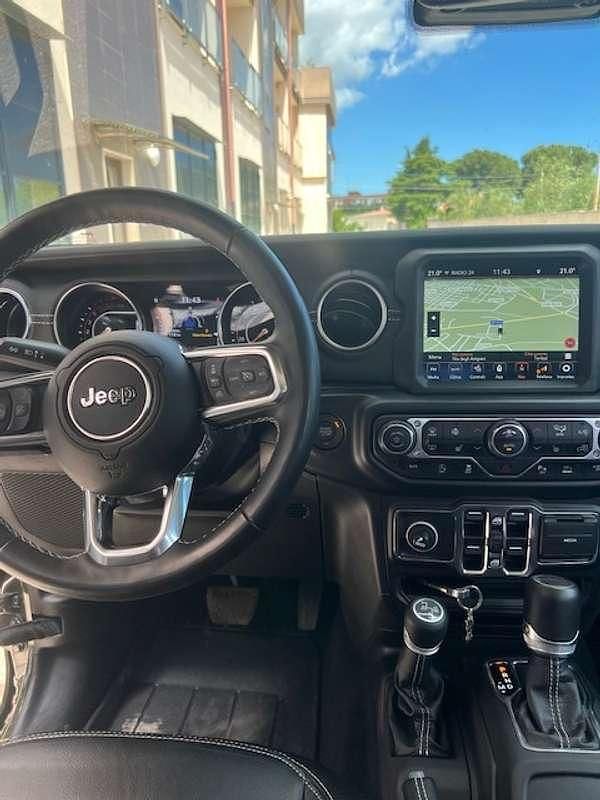 Usata Jeep Gladiator Overland 264 CV (194 kW) 2022 Verde Pick-up