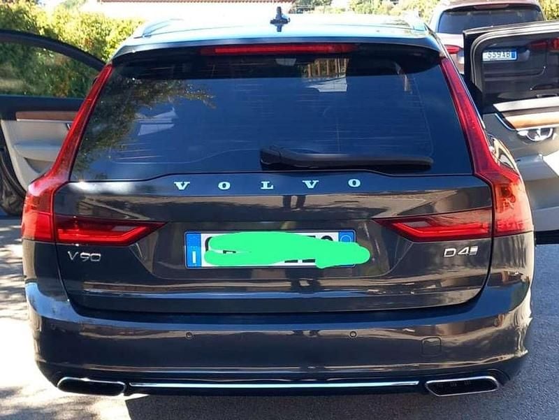 Usata Volvo V90 190 CV (139 kW) 2017 Blu/azzurro Station wagon