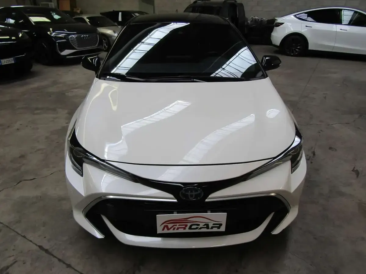 Usata Toyota Corolla Lounge 152 CV (111 kW) 2022 Bianco perlato Berlina