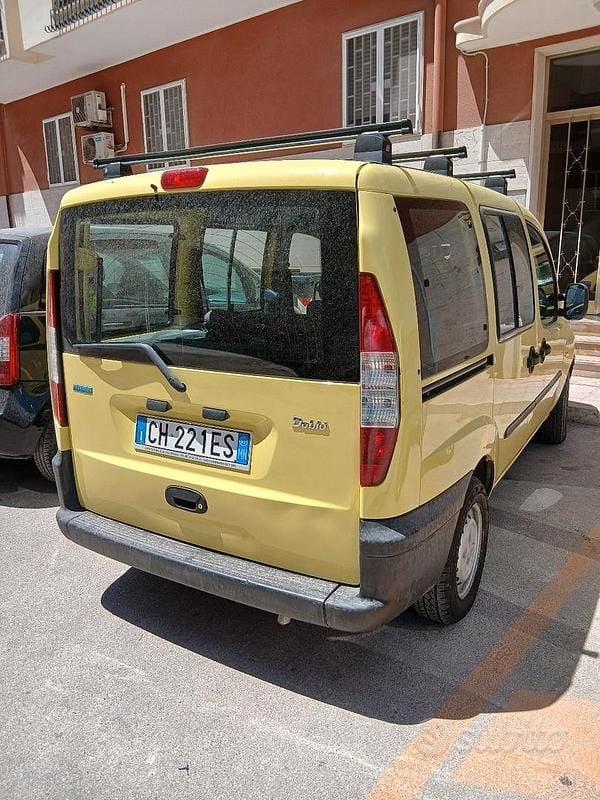 Usata Fiat Doblò 103 CV (75 kW) 2003 Giallo Monovolume
