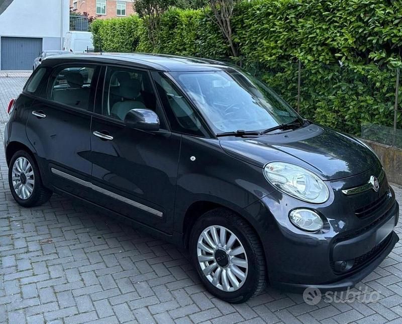 Nero Usata 2015 Fiat 500L Pop Star Monovolume | 7900 € (Buon prezzo) - Immagine 1/4