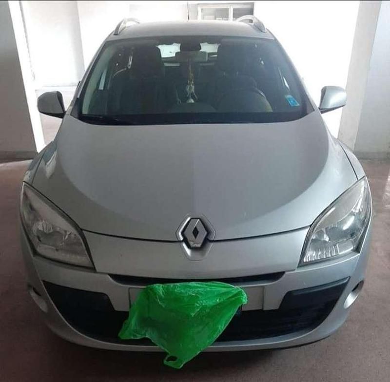 Usata Renault Mégane GrandTour 110 CV (80 kW) 2010 Argento Station wagon