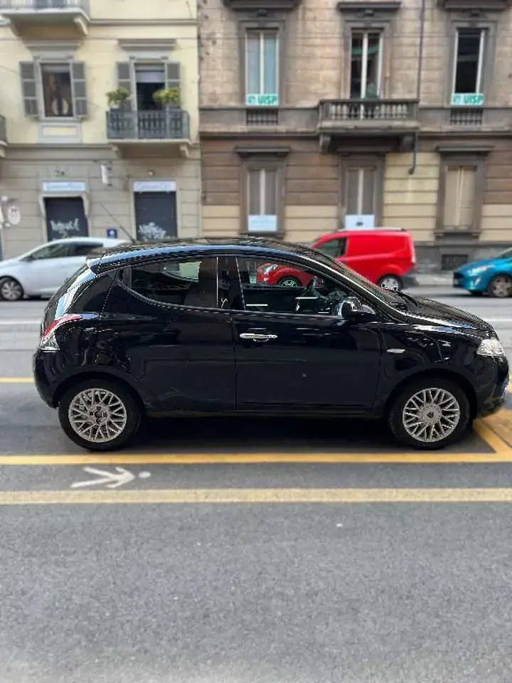 Usata Lancia Ypsilon Platinum 69 CV (50 kW) 2013 Antracite Utilitaria