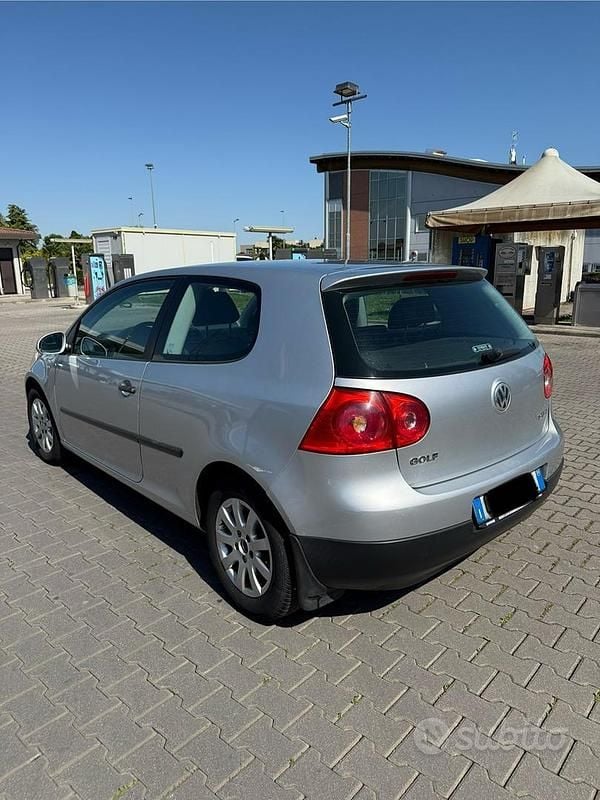 Usata VW Golf IV 2004 Grigio Utilitaria