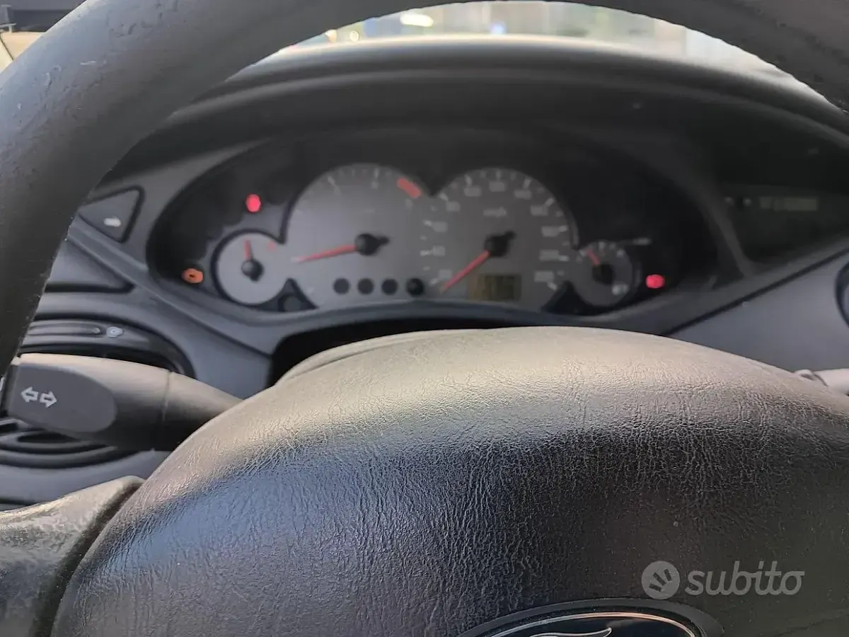 Usata Ford Focus 105 CV (77 kW) 2003 Station wagon