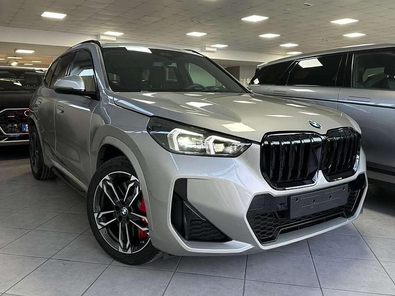 Space silver metallizzato Nuova 2025 BMW X1 M Sport SUV | 53.600 € (Molto cara) - Immagine 1/4