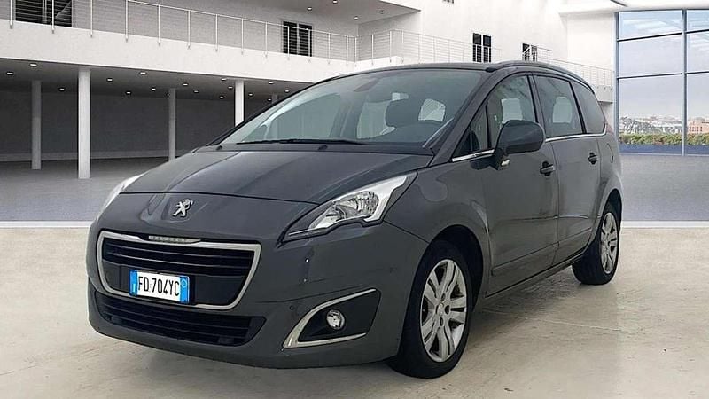Nero metallizzato Usata 2016 Peugeot 5008 Allure | 8500 € (Buon prezzo) - Immagine 1/4