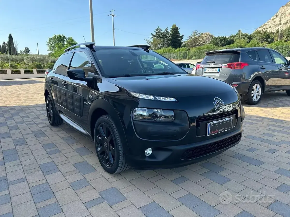 Usata Citroën C4 Cactus Shine 99 CV (72 kW) 2015 Nero Utilitaria