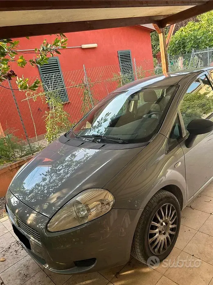 Usata Fiat Grande Punto 77 CV (56 kW) 2012 Grigio Utilitaria