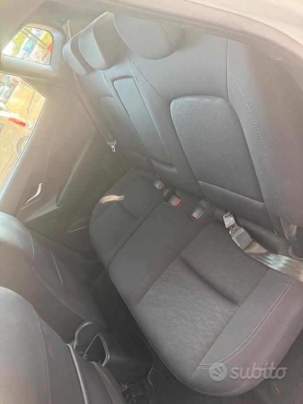 Usata Hyundai ix20 Comfort 90 CV (66 kW) 2016 Bianco Utilitaria