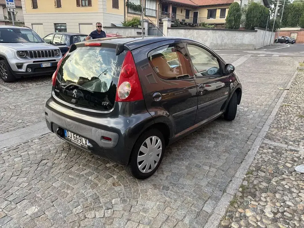 Usata Peugeot 107 68 CV (50 kW) 2007 Utilitaria
