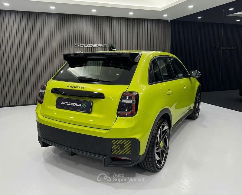 Nuova Abarth 600e Turismo 175 kW (239 CV) 2026 Acid green SUV