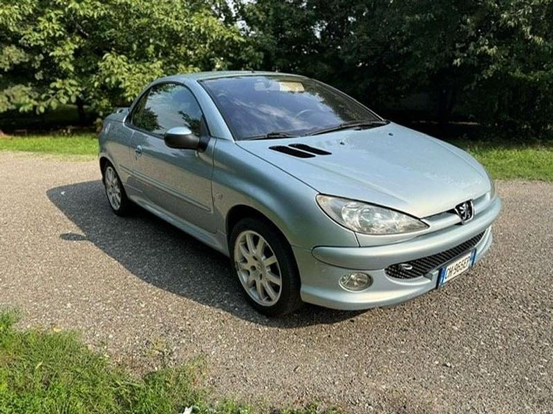 Argento Usata 2003 Peugeot 206 CC Cabrio | 3900 € (Ottimo prezzo) - Immagine 1/4
