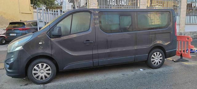 Usata Opel Vivaro 140 CV (102 kW) 2016 Grigio Monovolume