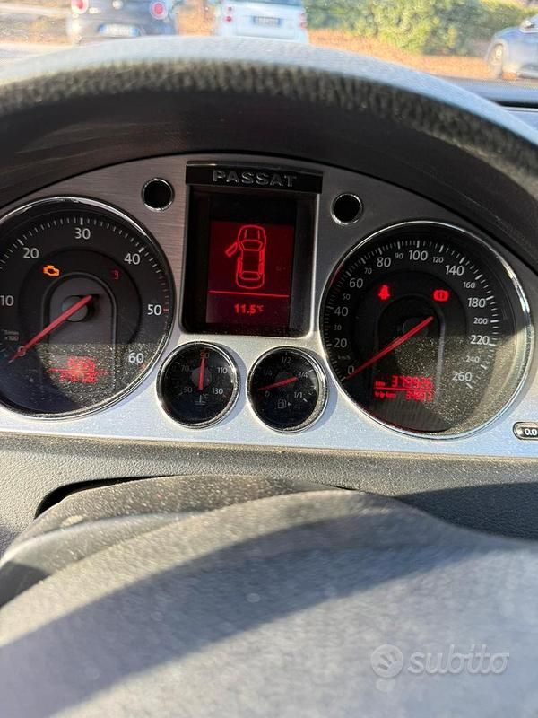 Usata VW Passat 130 CV (95 kW) 2007 Grigio Station wagon