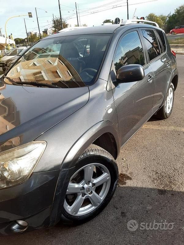 Usata Toyota RAV4 Luxury 177 CV (130 kW) 2006 Nero SUV