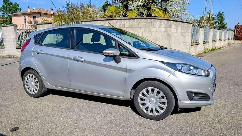Usata Ford Fiesta Titanium 60 CV (44 kW) 2013 Argento Utilitaria